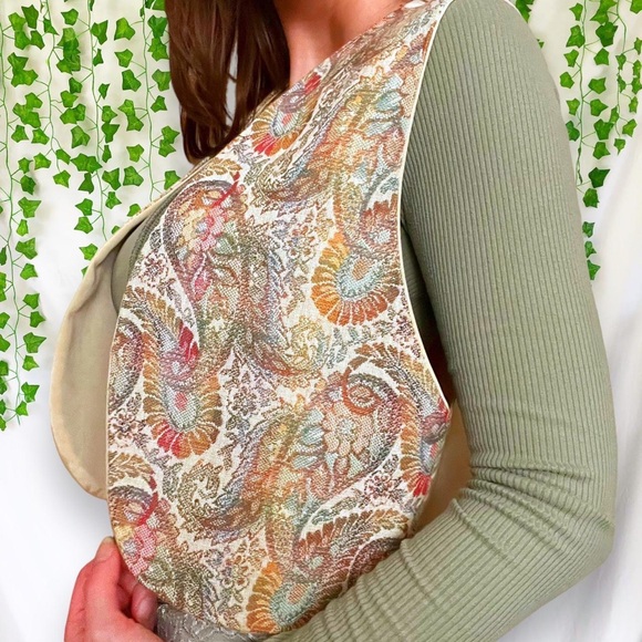 Vintage paisley tapestry vest - Picture 5 of 6